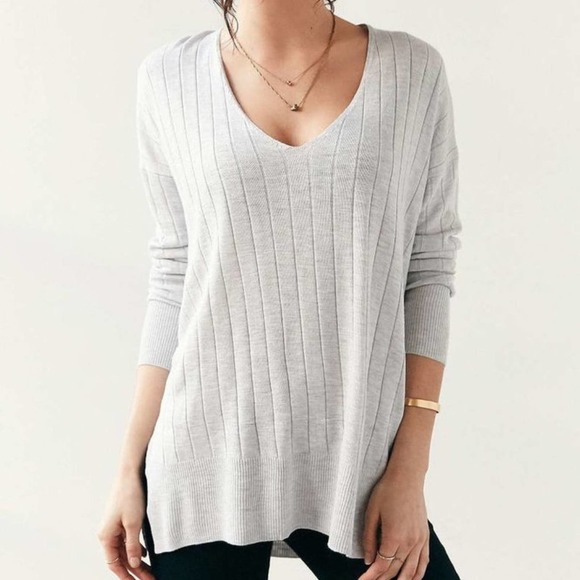 Kimchi Blue Vneck Ribbed Sweater Grey 